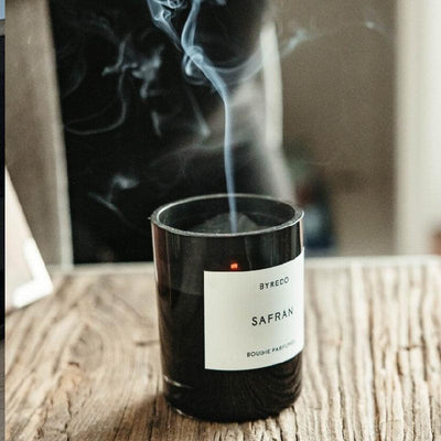 BYREDO เทียนหอม Safran Candle 240 กรัม