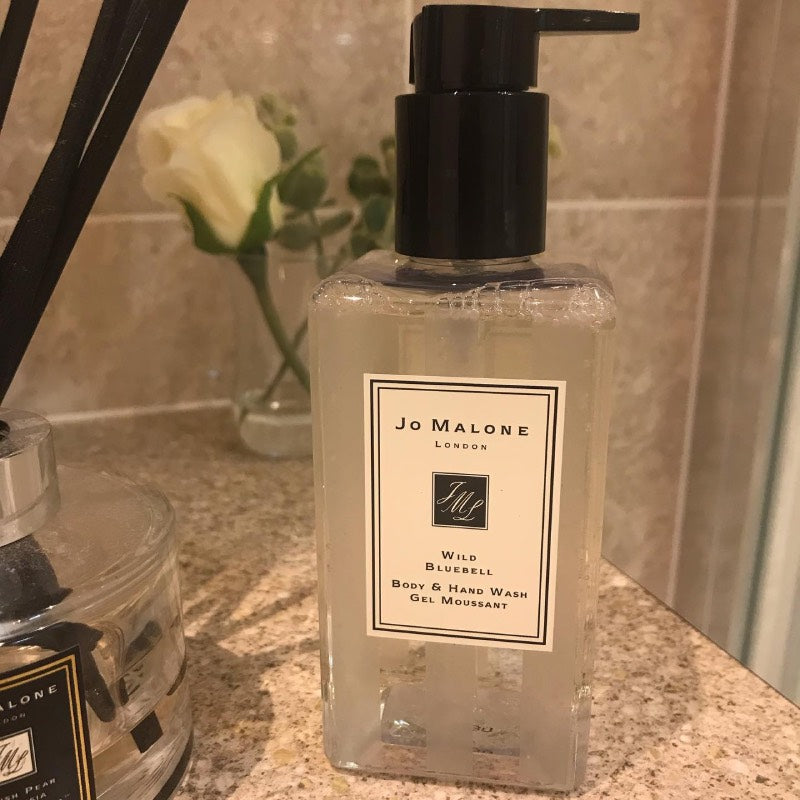 JO MALONE ลอนดอน ไวลด์ บลูเบลล์ บอดี้ แอนด์ แฮนด์ วอช 250มล.