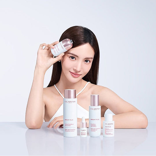 CLARINS Emultion Pelembap Menargetkan Noda Gelap Plus Mencerahkan 75ml